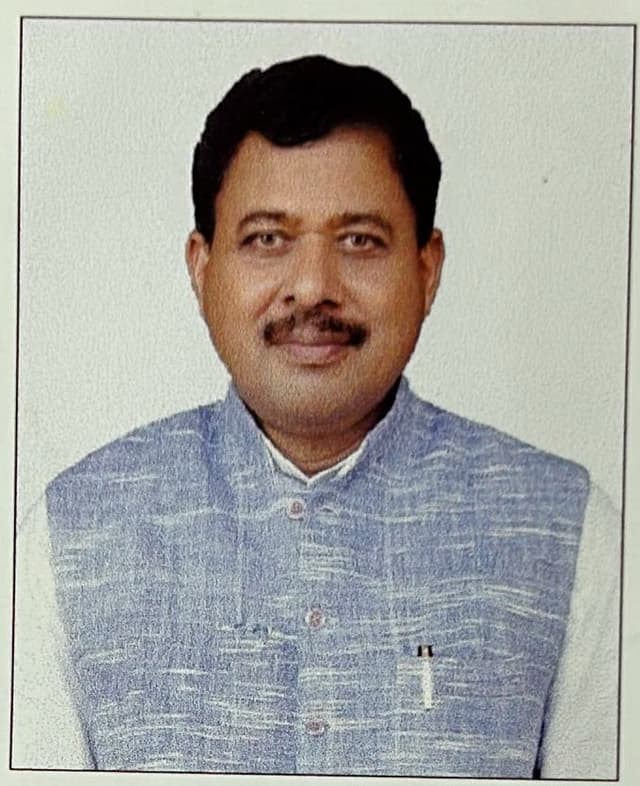 GIRIDHARI YADAV